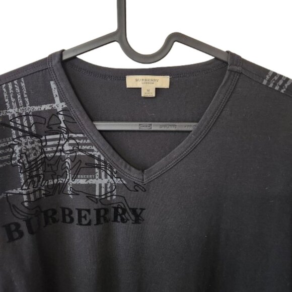 Burberry London Men’s Medium T-Shirt – Black w/ Embossed Logo – Made in England - Picture 4 of 8